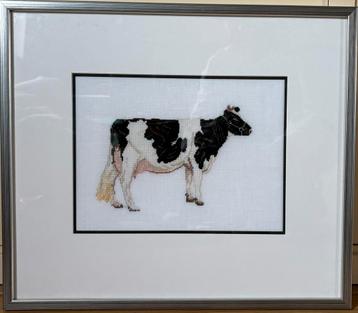 Schilderij geborduurde Zwart bonte koe beschikbaar voor biedingen