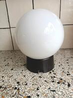 Oude witte bollamp plafonnière schroefbol bakeliet, Huis en Inrichting, Lampen | Plafondlampen, Ophalen of Verzenden, Gebruikt