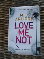 M.J. Arlidge  / Love me not, Boeken, Taal | Engels, Gelezen, Ophalen of Verzenden, M.J. Arlidge