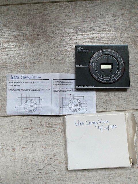 KLM Cargo item en American Airlines item., Verzamelen, Luchtvaart en Vliegtuigspotten, Overige typen, Ophalen of Verzenden