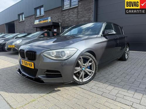 BMW 1-serie M135i | 12 MND GARANTIE | ALCANTARA | SCHUIFDAK, Auto's, BMW, Bedrijf, Te koop, 1-Serie, ABS, Airbags, Airconditioning
