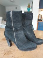 SPM enkellaarsje met rits zwart suède mt 41 hak 7,5 cm    , Ophalen of Verzenden, Zo goed als nieuw, Zwart, Lage of Enkellaarzen