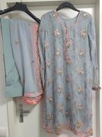 Maat S nieuw grijs roze geborduurde chiffon indiase pak, Kleding | Dames, Overige typen, Nieuw, Ophalen of Verzenden, Maat 36 (S)