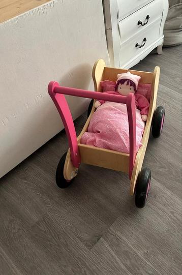 Houten poppenwagen zonder pop beschikbaar voor biedingen