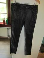 F495 OXMO mt W30 jeans zwart animal print ritsje coated, Kleding | Dames, Oxmo, Verzenden, Zwart, Zo goed als nieuw