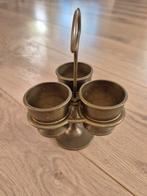 3 eierdopjes in een rekje vlgs mij van koper, Ophalen