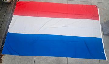 Nederlandse vlag beschikbaar voor biedingen