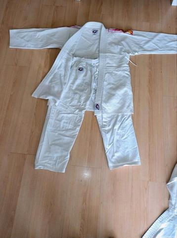 Judo Pak / Vechtsport Pakken - Maat 150-160-170 Kids beschikbaar voor biedingen