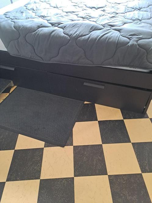 2 persoons zwart bed met 4 laden van Ikea, Huis en Inrichting, Slaapkamer | Bedden, Nieuw, Tweepersoons, 160 cm, 200 cm, Hout