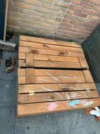 Buitenkant zandbak met zitjes, Tuin en Terras, Ophalen, Zo goed als nieuw, Hout