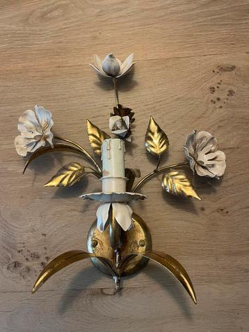 wandlamp met bloemenmotief Masca Italië verguld jaren 60 beschikbaar voor biedingen