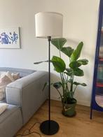 Vloerlamp Ikea Skaftet met Ringsta kap, Huis en Inrichting, Lampen | Vloerlampen, Ophalen, Zo goed als nieuw, 150 tot 200 cm