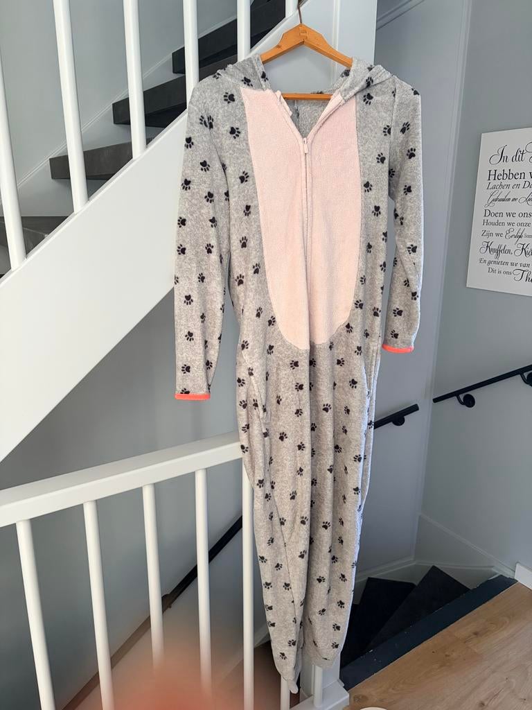 Grijze onesie met dierenpootjes, Kinderen en Baby's, Kinderkleding | Maat 158, Ophalen of Verzenden, Jongen of Meisje