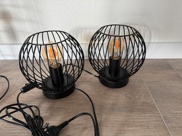 2 leuke zwarte tafellampjes. Metaal. beschikbaar voor biedingen