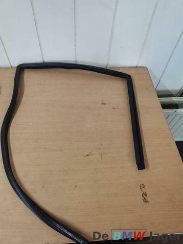 Raamgeleider linksachter BMW 3-serie Touring E36 51348171059 beschikbaar voor biedingen