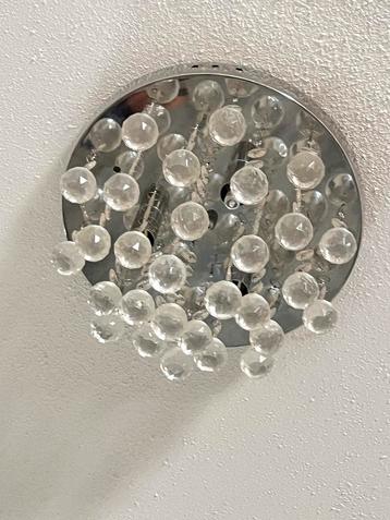 Moderne Plafondlamp met Glazen Details beschikbaar voor biedingen