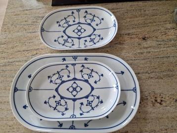 Saksisch blauw-wit 3 vleesschalen beschikbaar voor biedingen