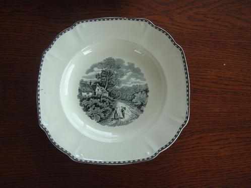 bord Landschap zwart Societe Ceramique nr.1, Antiek en Kunst, Antiek | Servies los, Ophalen of Verzenden