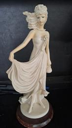 Femme Chic, liefdes beeldje, wit, Verzamelen, Beelden en Beeldjes, Ophalen of Verzenden, Gebruikt, Mens