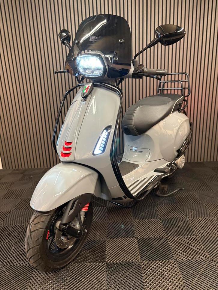 VESPA SPRINT 4T 3V 2018 IGET NARDO GREY, Fietsen en Brommers, Scooters | Vespa, Zo goed als nieuw, Overige modellen, Maximaal 45 km/u