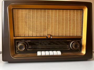 Vintage bluetooth radio beschikbaar voor biedingen