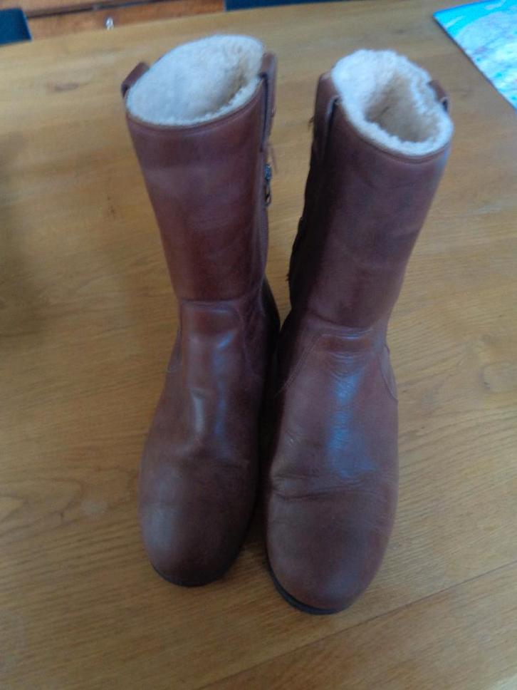 UGG leren halfhoge laarzen:mt 40( zie info), Kleding | Dames, Schoenen, Zo goed als nieuw, Lage of Enkellaarzen, Bruin, Ophalen of Verzenden