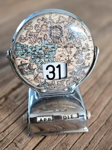 RETRO wereldbol eeuwigdurende kalender ca jaren '50 beschikbaar voor biedingen