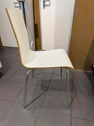Stoelen (31 stuks op voorraad)