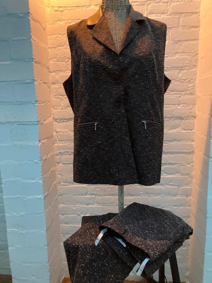 Stijlvol zwart jasje/pak - Starstyle Collection, Kleding | Dames, Jasjes, Kostuums en Pakken, Zo goed als nieuw, Jasje, Maat 46/48 (XL) of groter