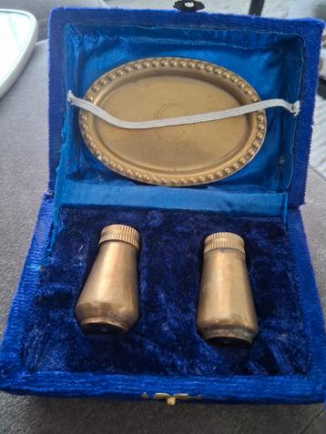 Antieke Messing Zout & Peper Set in Doos beschikbaar voor biedingen