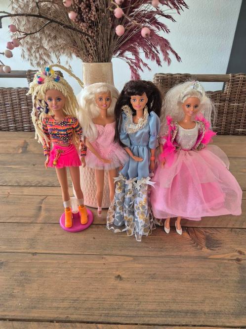 Vintage Sindy Barbie jaren 90 (set van 4), Kinderen en Baby's, Speelgoed | Poppen, Zo goed als nieuw, Ophalen