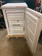 Zanussi vriezer/werkt prima, is schoon en ruim,, Witgoed en Apparatuur, Vriezers en Diepvrieskisten, Gebruikt, Minder dan 60 cm