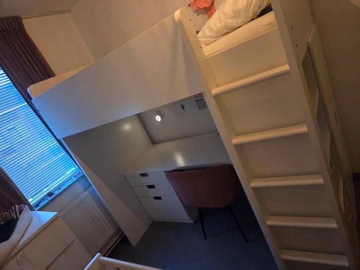 Ikea hoogslaper met bureau en kast, Kinderen en Baby's, Kinderkamer | Stapelbedden en Hoogslapers, Zo goed als nieuw, Hoogslaper