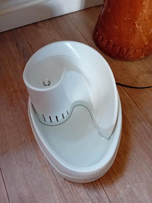 Drinkfontein kat, Dieren en Toebehoren, Kattenvoerbakken en Drinkbakken, Zo goed als nieuw, Ophalen