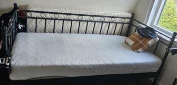Metalen bedframe 90x200 cm beschikbaar voor biedingen