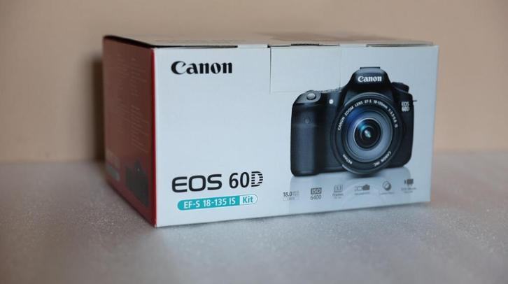 Canon 60D + EF18-135 + Batterygrip + Eyefi en SD cards, Audio, Tv en Foto, Fotocamera's Digitaal, Zo goed als nieuw, Spiegelreflex