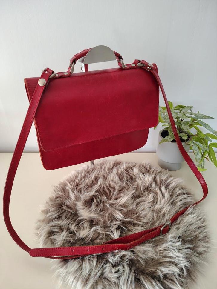 Claudio Ferrici Rode Leren Handtas/Schoudertas, Sieraden, Tassen en Uiterlijk, Tassen | Damestassen, Ophalen of Verzenden