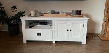 Tv meubel beschikbaar voor biedingen