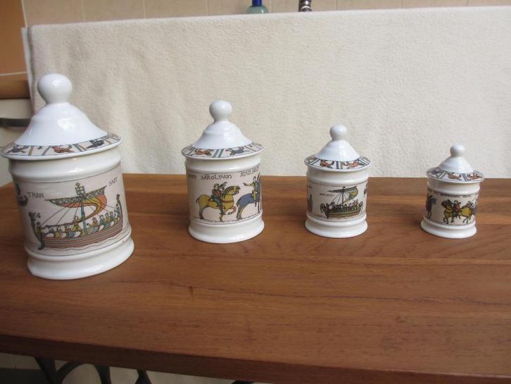 Apothekers potjes Limoges Capisserie de Bayeux set van 4, Antiek en Kunst, Antiek | Keramiek en Aardewerk, Ophalen of Verzenden