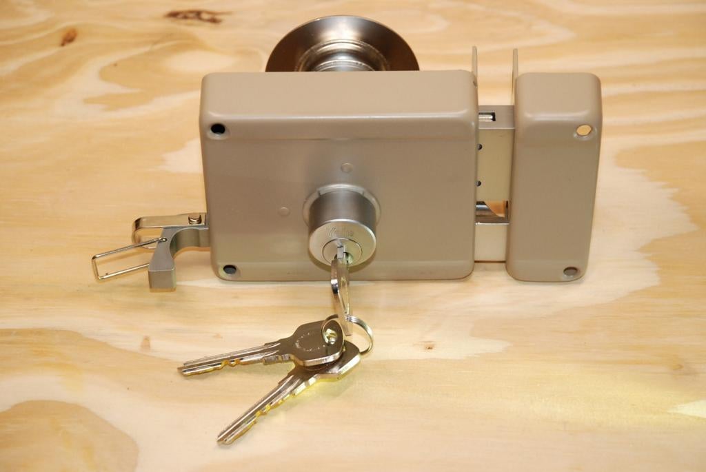 YALE 634-50 Oplegslot (2 stuks) Compleet in doos, Ophalen of Verzenden, Slot