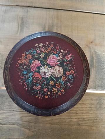 Vintage blikje  beschikbaar voor biedingen