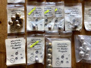 Geluks hangers en baby bells totaal 82 stuks beschikbaar voor biedingen