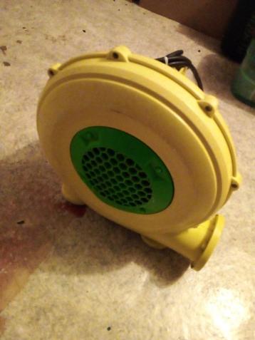 feestpop Blower 450 watt beschikbaar voor biedingen