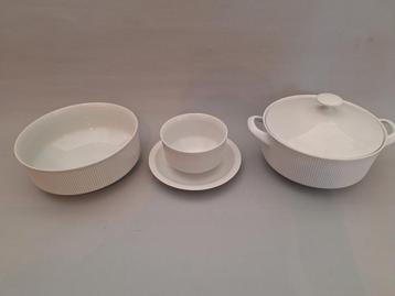 Servies – Royal porcelain cannelee beschikbaar voor biedingen