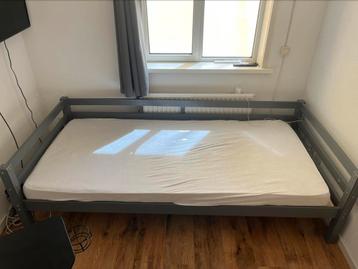 1 persoons bed beschikbaar voor biedingen