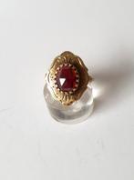 Antieke 14kt 585 gouden ring met granaat, Verzenden, Goud, Ring, Met edelsteen
