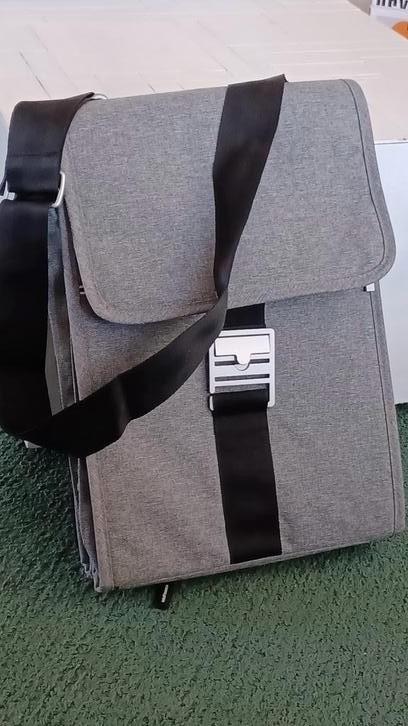 Grijze IKEA laptoptas / schoudertas, Computers en Software, Laptoptassen, Nieuw, Schoudertas, 17 inch of meer, Ophalen of Verzenden