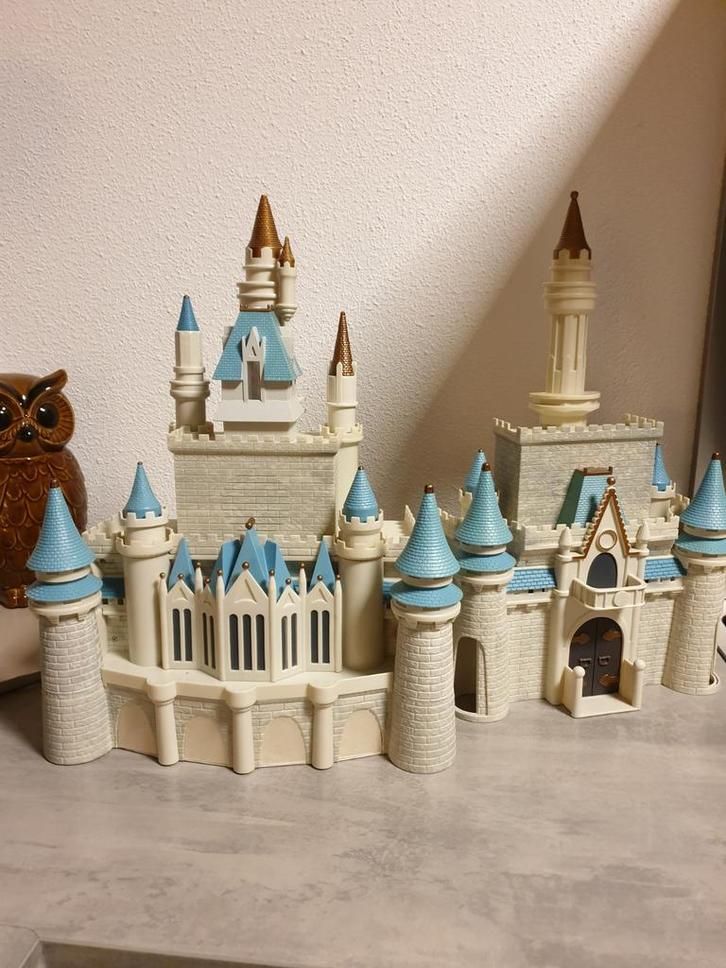 Disney kasteel, compleet met diverse Disney figuren, Kinderen en Baby's, Speelgoed | Poppenhuizen, Ophalen of Verzenden