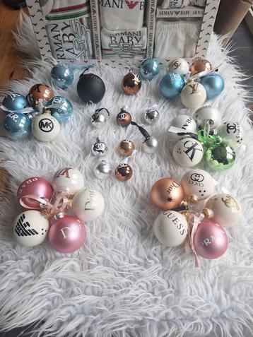 AANBIEDING Chanel Dior LV Ck Armani kerst Kerstballen⛄❄️🎄
 beschikbaar voor biedingen