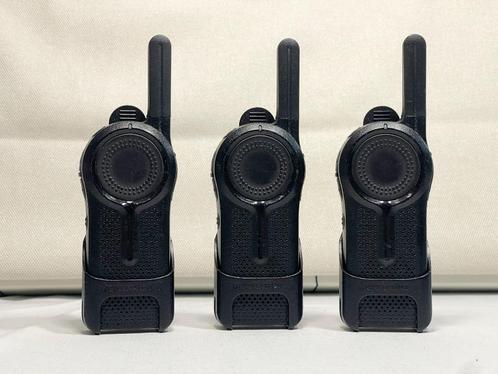 MOTOROLA CLR 446 (compleet 3 portofoon - Walkie Talkie), Telecommunicatie, Portofoons en Walkie-talkies, Zo goed als nieuw, Portofoon of Walkie-talkie